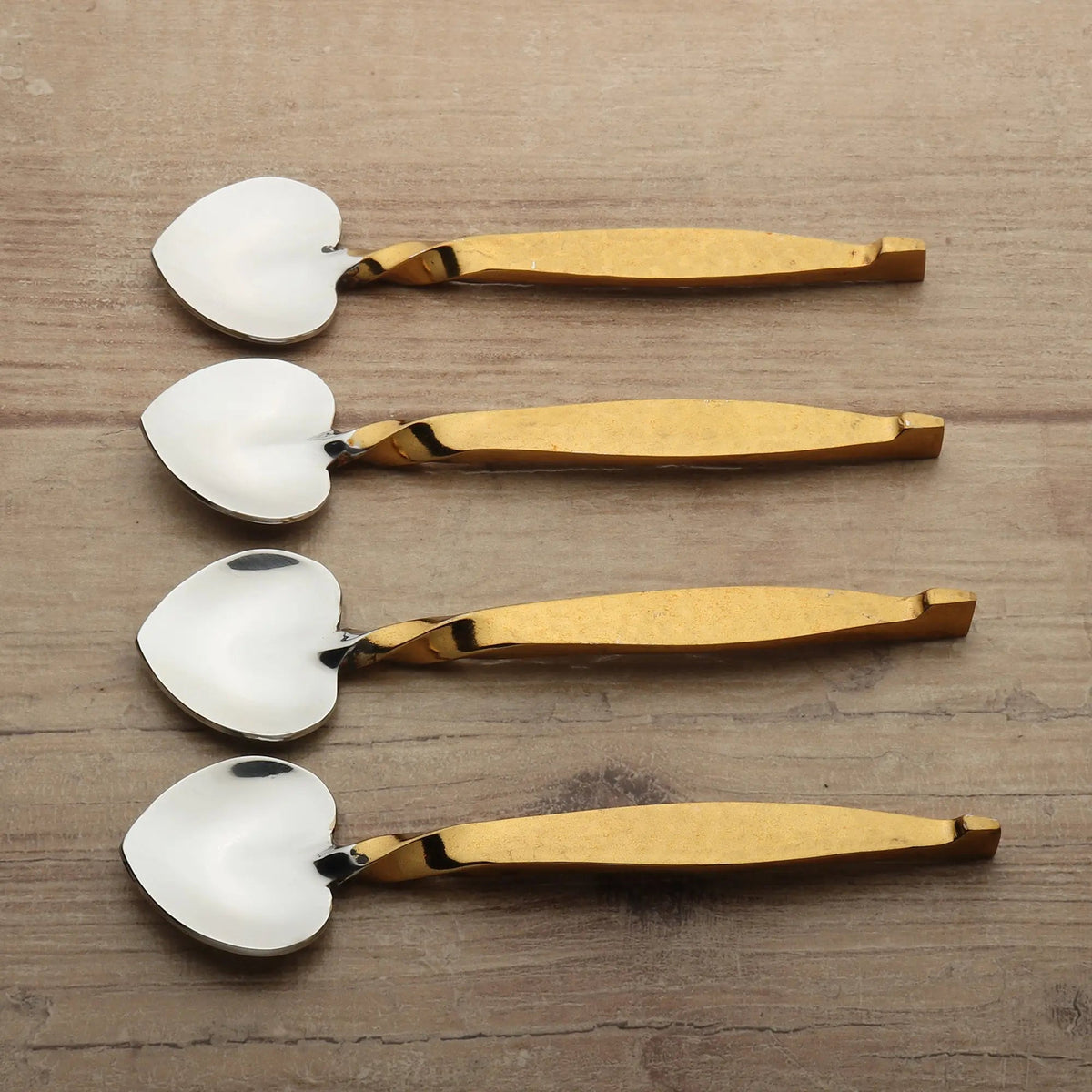 TWISTED URBAN HEART SPOON 4 PC. SET